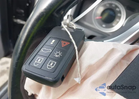 2012 Volvo S60 T5 z USA, uszkodzony, nr VIN YV1622FS0C2043068